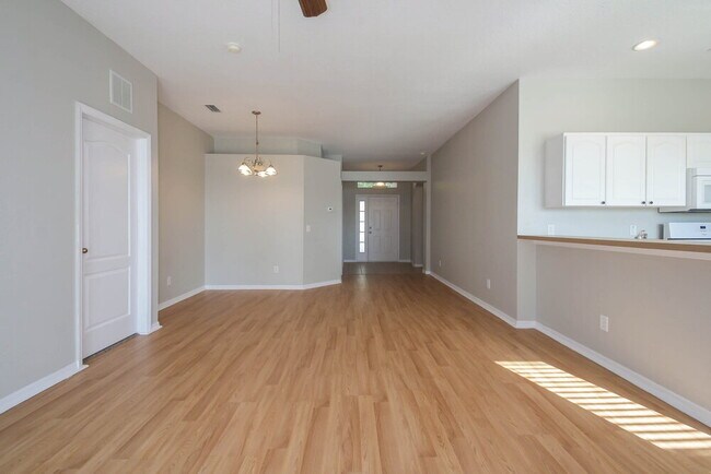 Foto del edificio - 6748 Monarch Park Dr