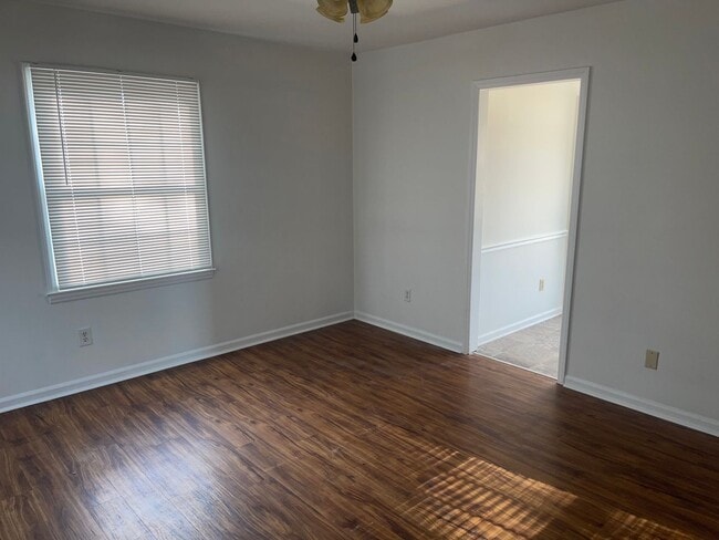 Building Photo - Charming Three Bedroom Home in Beacon Hills!