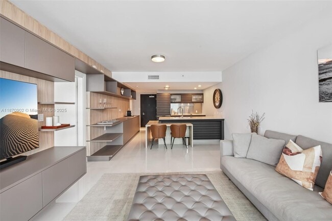 Building Photo - 200 Biscayne Blvd Way
