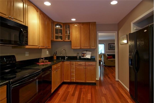 Building Photo - 2063 Wethersfield Ct