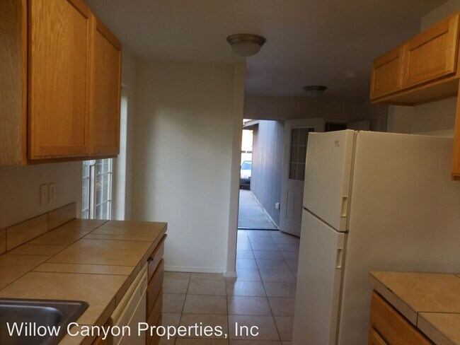 Foto del edificio - 681-681 SW 2nd St