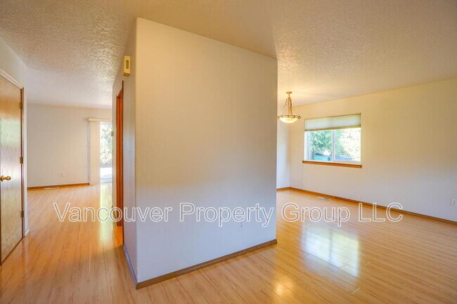 Building Photo - 6416 NE 163rd Ave