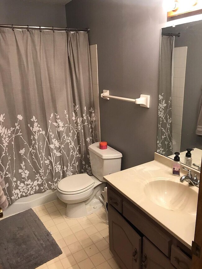 Foto del edificio - 9680 Trenton Ln N