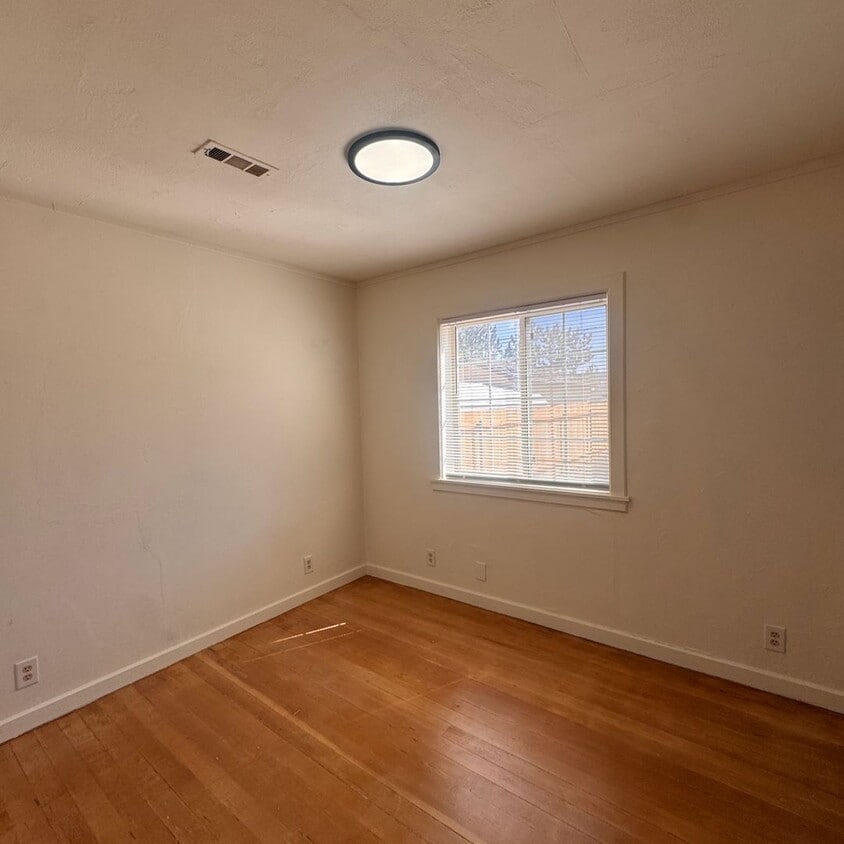 Foto del edificio - Downtown Sparks 2 Bedroom with Large Backyard