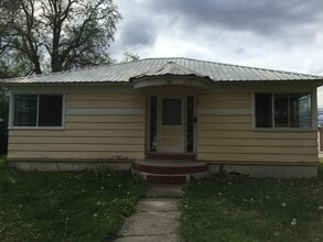 Building Photo - 504 Montana Ave