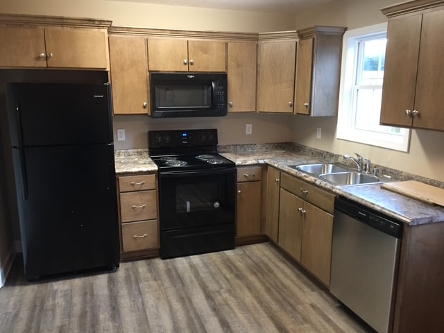 Foto del edificio - 1750 Bowling Green Rd