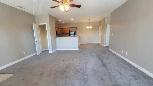 Foto del edificio - 4730 Sydney Ln
