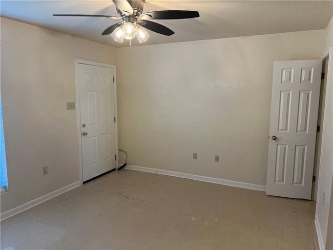 Building Photo - 316 Plantation Dr