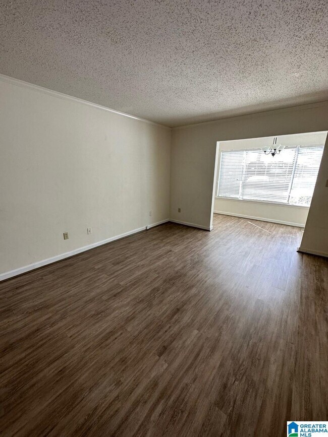Foto del edificio - 401 Skyview Dr