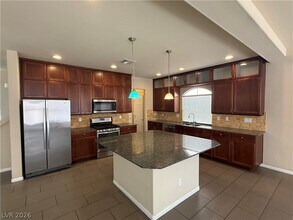 Building Photo - 6083 Crown Palms Ave