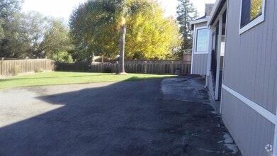 Building Photo - 1020 Stony Glen Ln