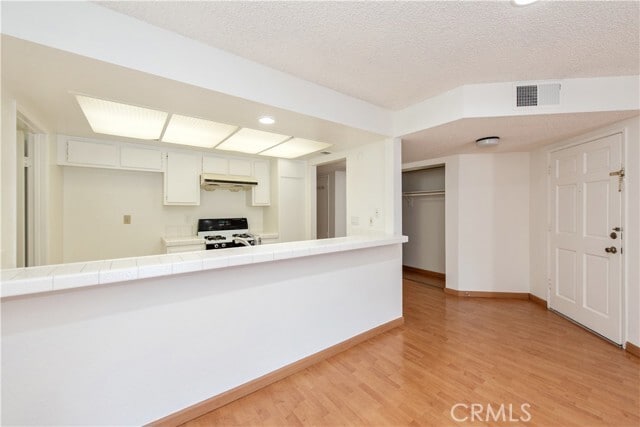 Building Photo - 1704 Bridgeport