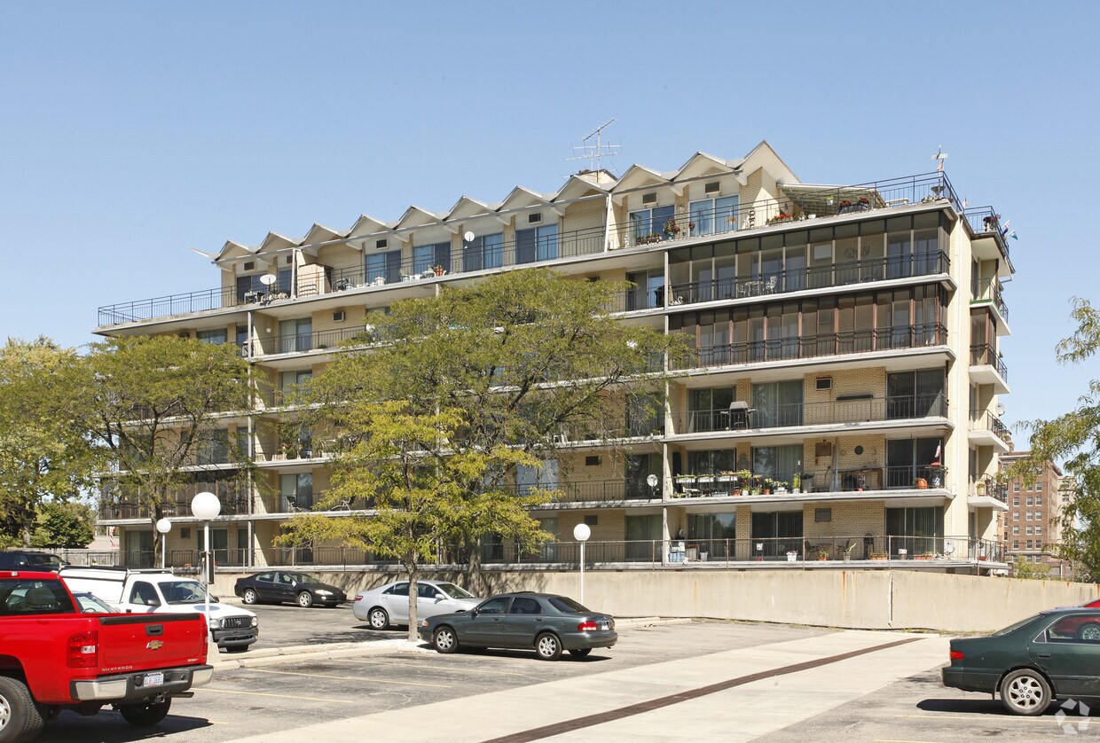 Building Photo - Casa Balcona Terrace Cooperative