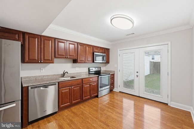 Building Photo - 524 Lancaster Pl