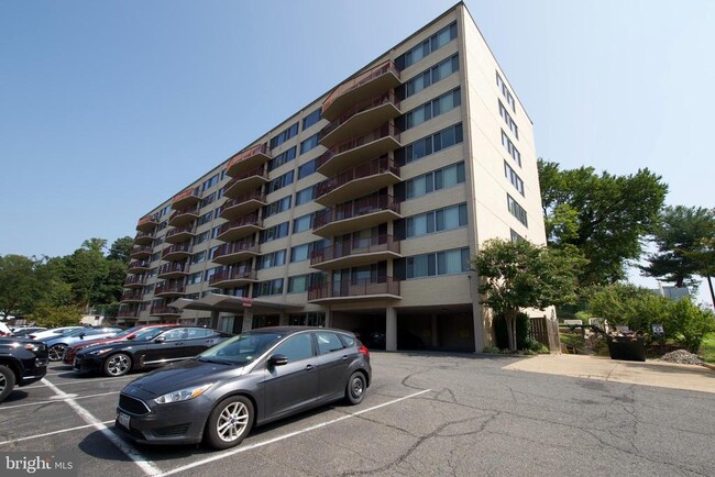 Building Photo - 5353 Columbia Pike