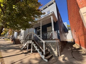 Building Photo - 404 Warner St
