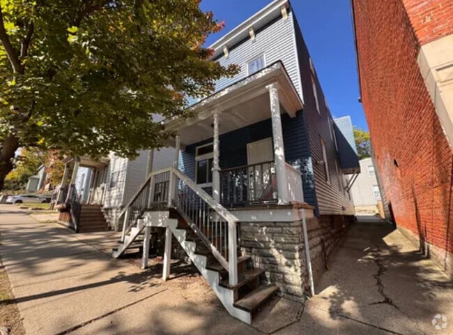Building Photo - 404 Warner St