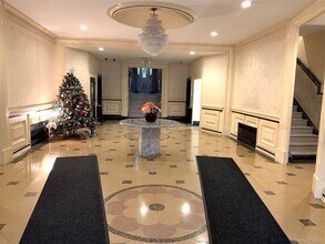 Building Photo - 65 Lincoln Blvd