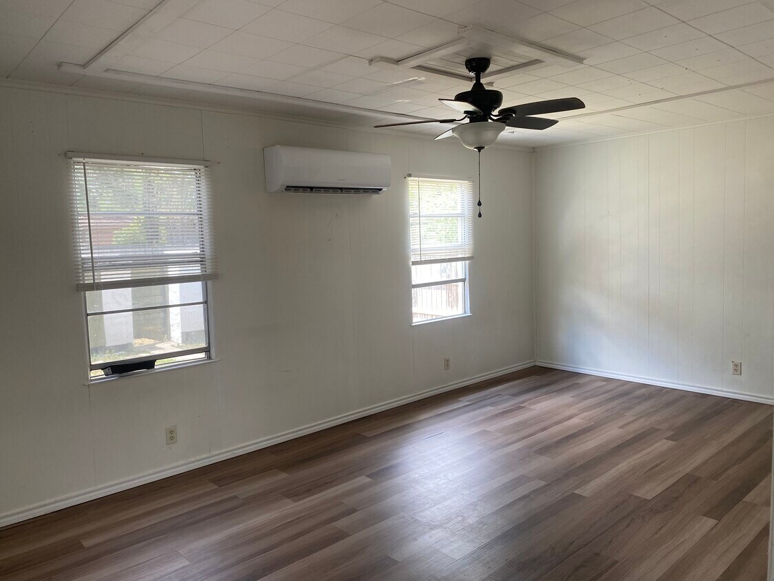 Foto principal - 2026 E Bowie Ave
