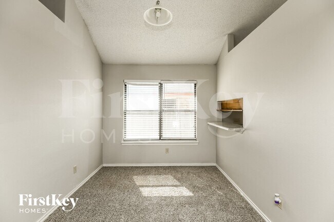 Building Photo - 4742 Cornflower Dr