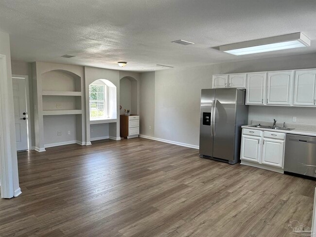 Building Photo - 1412 N 49th Ave