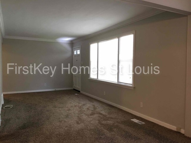 Building Photo - 251 S Marguerite Ave