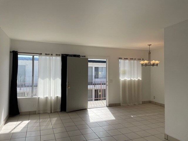 Foto del edificio - 363 Hurst Ave