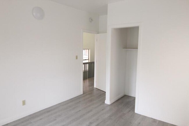 Building Photo - 6 bedroom in Los Angeles CA 90017