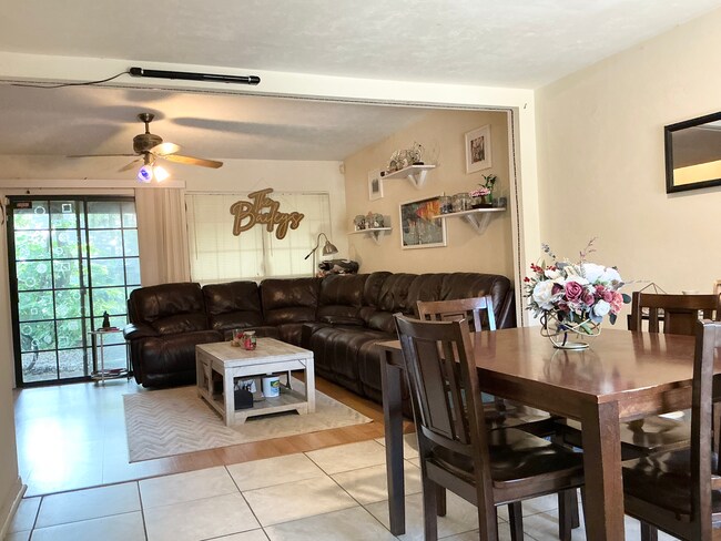 Foto del edificio - 5724 SW 8th Pl