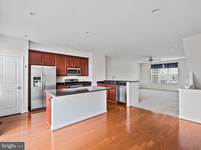 Foto del edificio - 43824 Royal Fern Ln