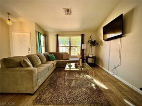 Building Photo - 2033 Riderwood Ave