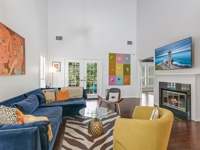 Foto del edificio - 4117 Bayberry Dr