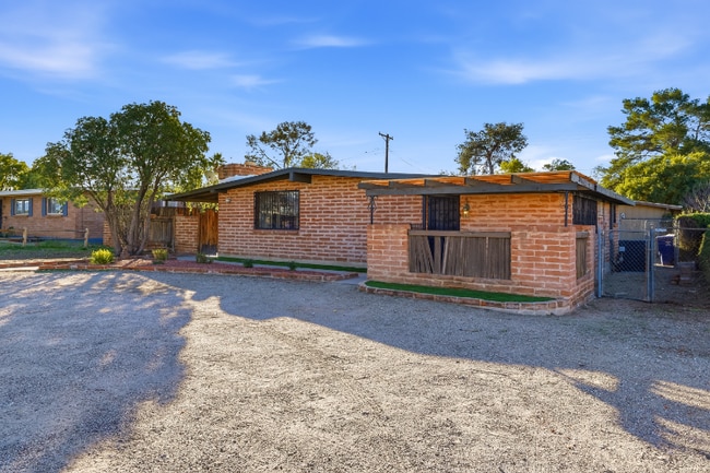 Building Photo - 6814 E Koralee St