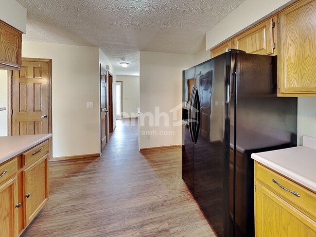 Building Photo - 350 Timber Ridge Dr