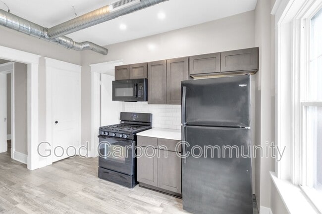 Building Photo - 1378 Hertel Ave