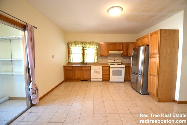Building Photo - 444 Beech St