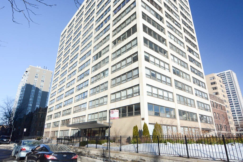 Primary Photo - 4180 N Marine Dr