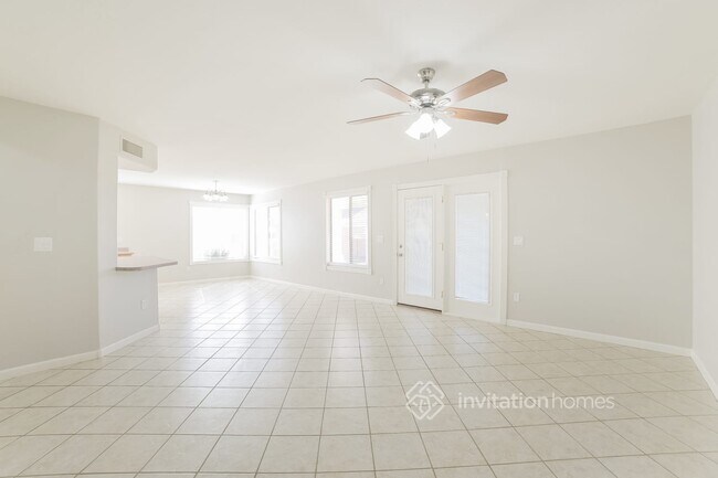 Foto del edificio - 9528 N 92nd Dr