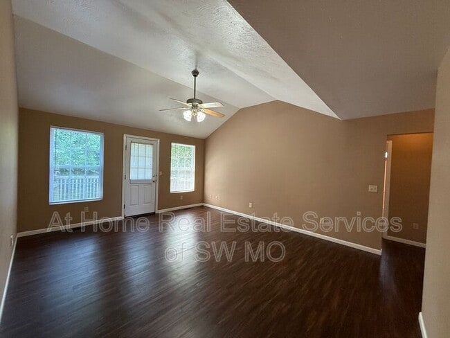 Building Photo - 1053 S Missouri Ave