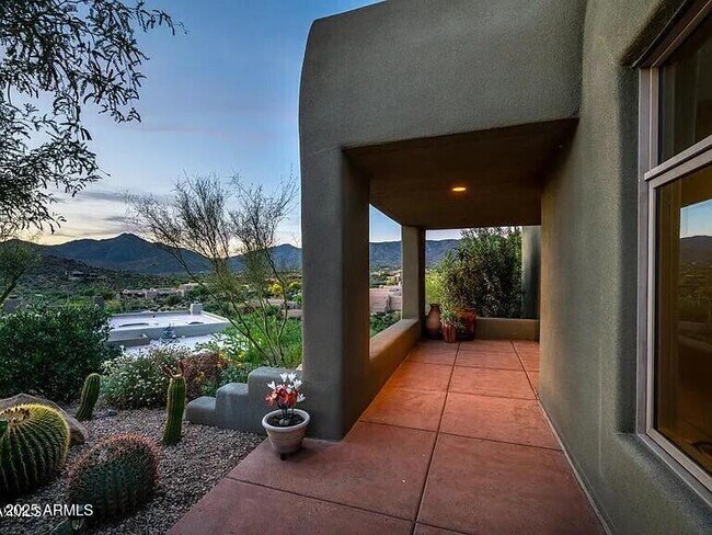 Building Photo - 9898 E Graythorn Dr