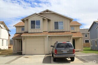 Building Photo - 2106 Yellowstone St