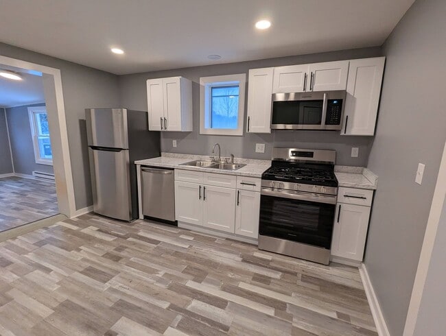 Building Photo - 19 Main St