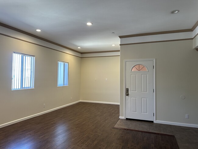 Building Photo - 14352 Tiara St