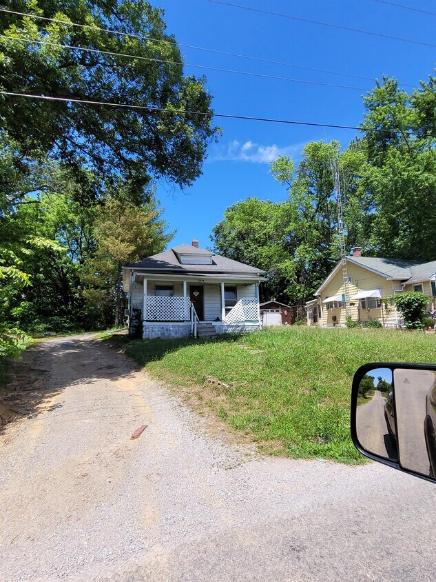 Primary Photo - 1018 Park Ave