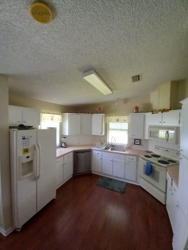 Building Photo - 1212 La Paloma Pl