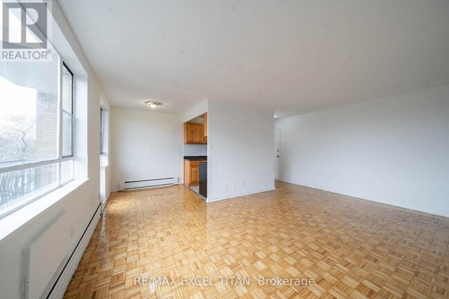 Building Photo - 2895 Bathurst St