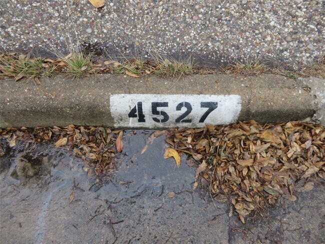 Building Photo - 4527 Terrace Manor Dr