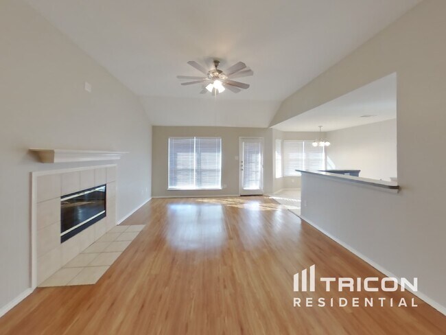 Building Photo - 917 Red Oak Trail Cedar Hill TX