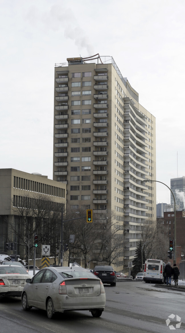 Building Photo - The Regency