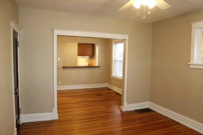 Foto del edificio - 6518 Clayton Ave